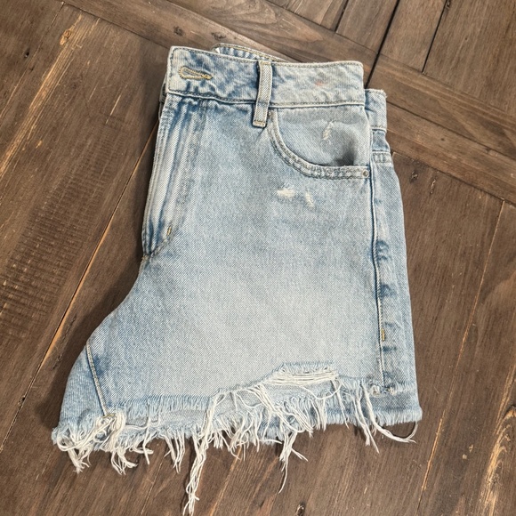 Dynamite Claudia Jean Shorts - Light Wash - High Rise (Size 0 | 25) - Picture 3 of 8